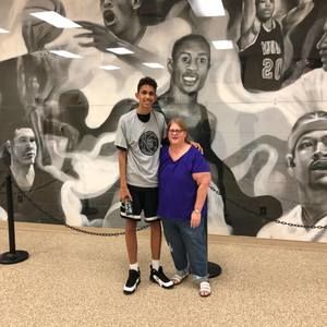 Meet your Posher, Howard